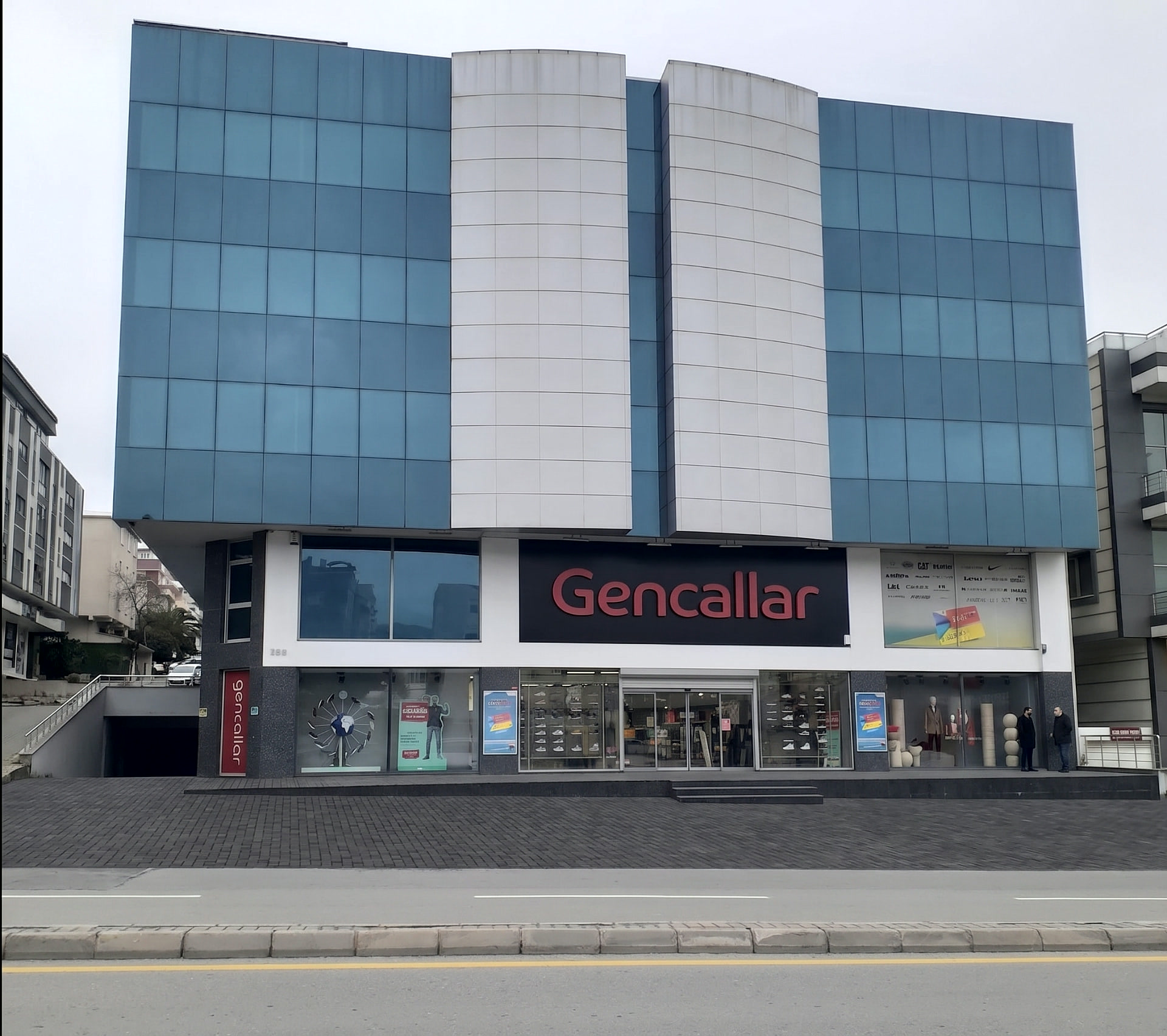 Gencallar Plaza